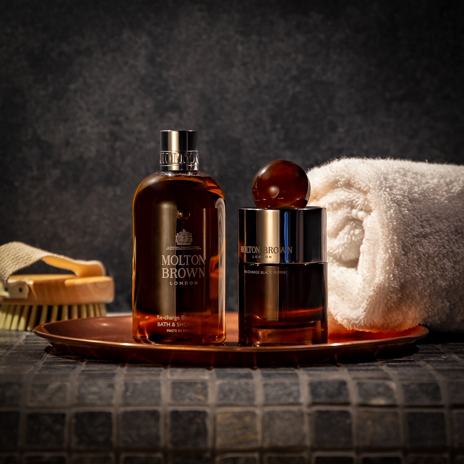 Molton Brown Re-charge Black Pepper Bath & Shower Gel 300ml